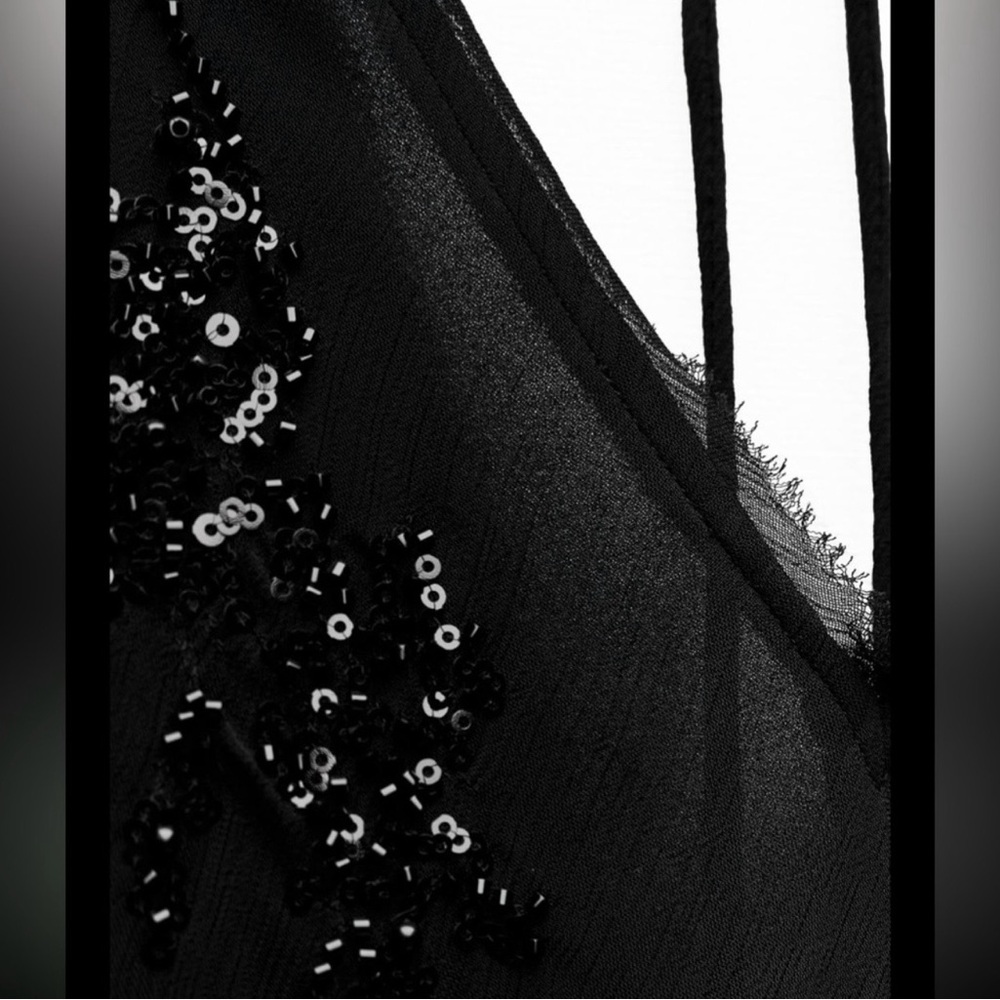 Zara Black Midi Dress
EMBROIDERED SEQUIN MIDI Dress CW Collection - Picture 5 of 13